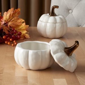 🔺SOLD🔺Ceramic Pumpkin Serving Bowl with Lid.